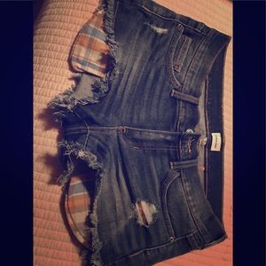 Sneak Peek Women’s shorts/low rise